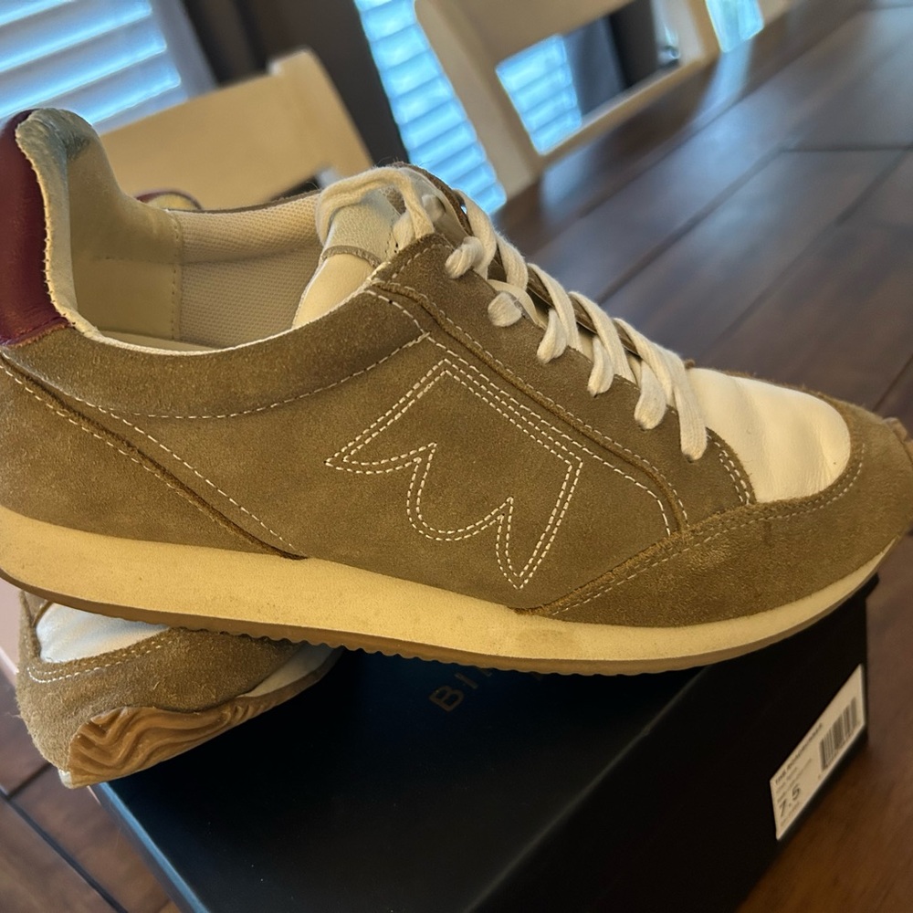 Women’s Birdies Shoes- The Roadrunner